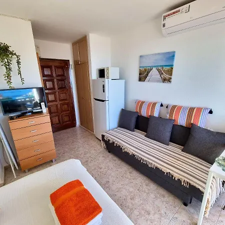 Elegant With Sea View In 30 M² * 베날마데나코스타